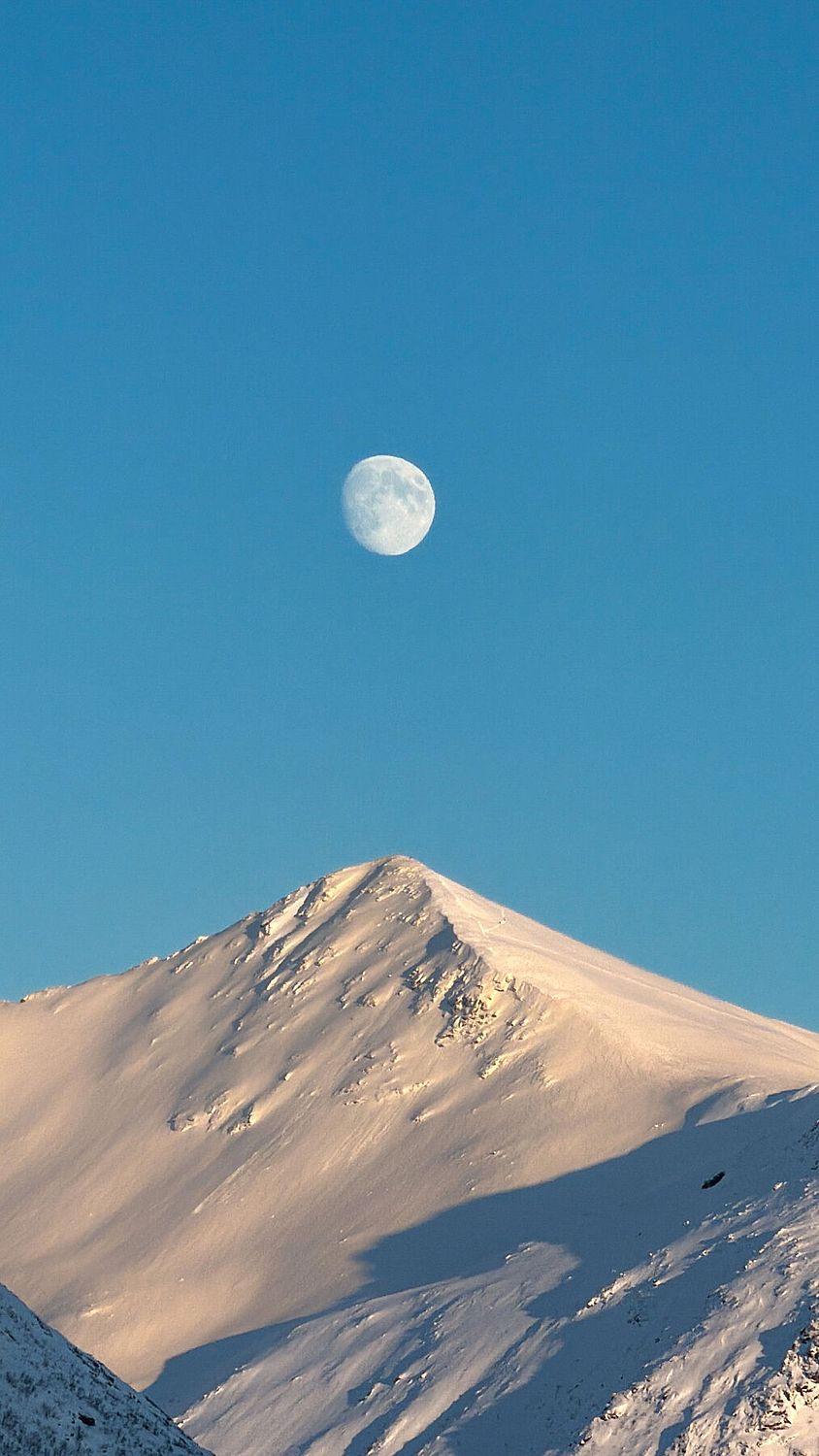 "The quiet Moon" - Norway